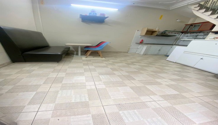 Cho thuê nhà ngõ 647 Lĩnh Nam, ô tô đỗ cửa, 4 tầng, 25m2, 3 ngủ, 7.5 Triệu - và0 ngay